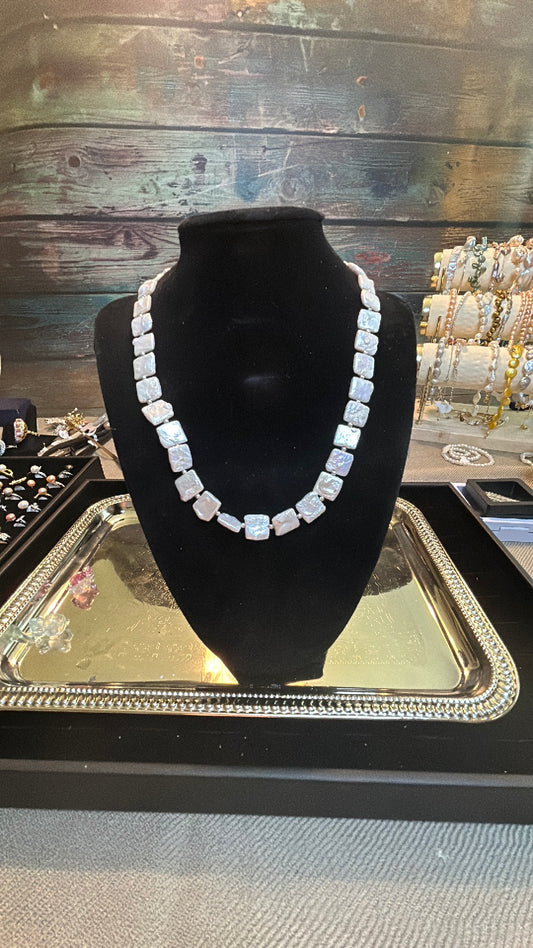 White square baroque necklace