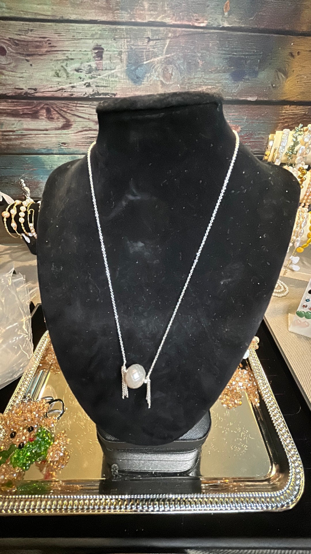 Single Edison solitaire pendant with silver chain