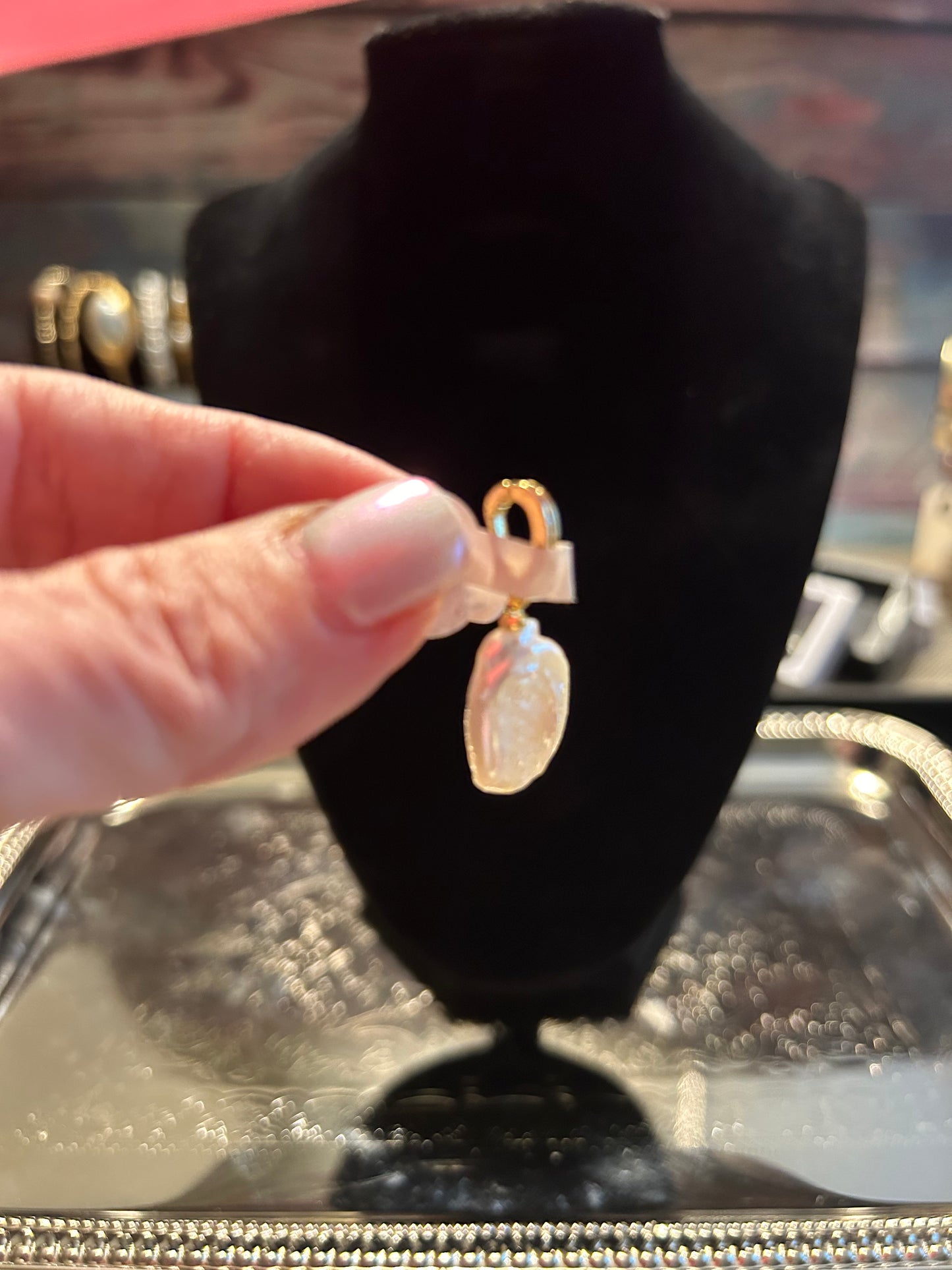 Oval white baroque pendant