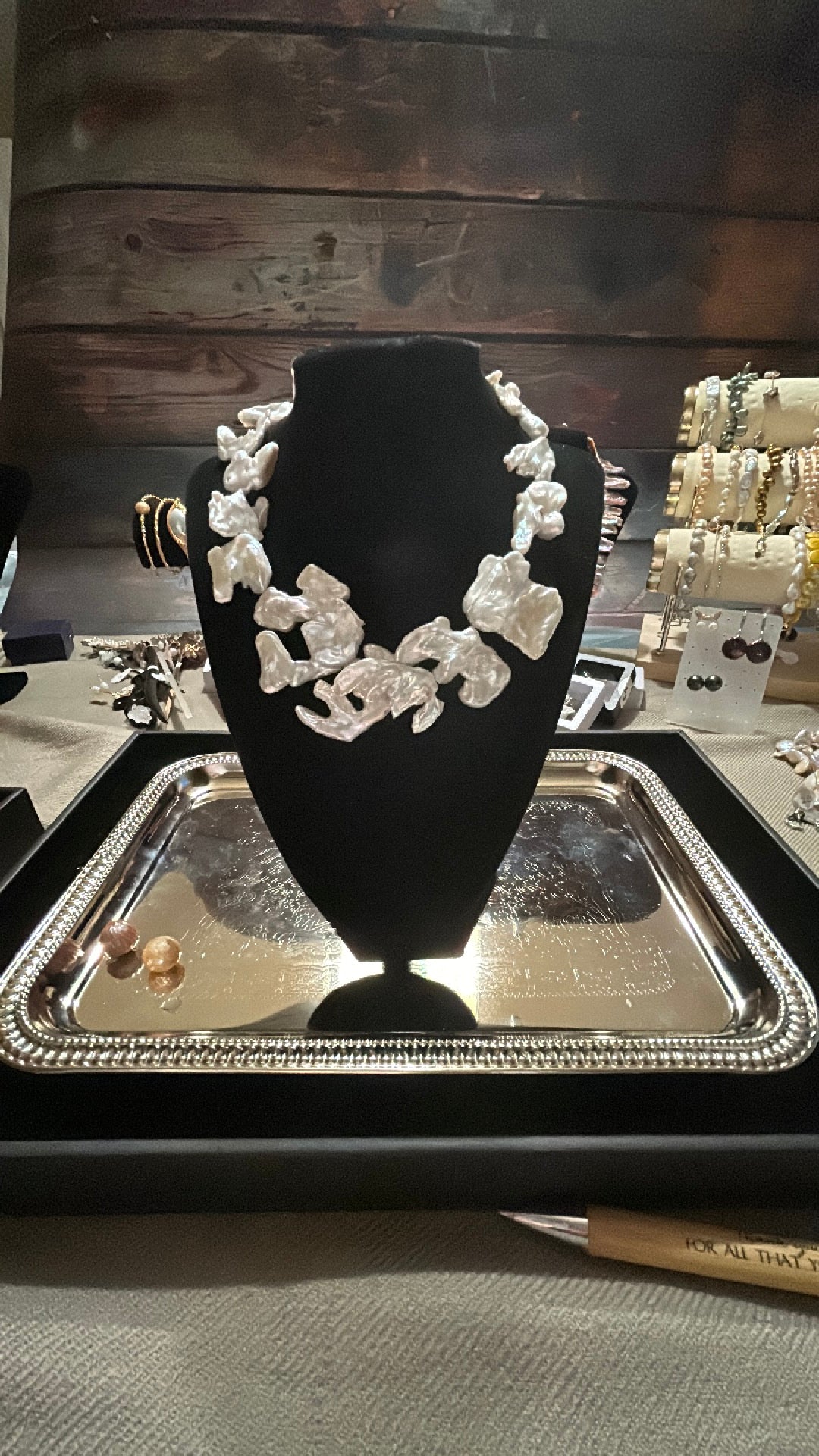 Breathtakingly gorgeous silver baroque necklace