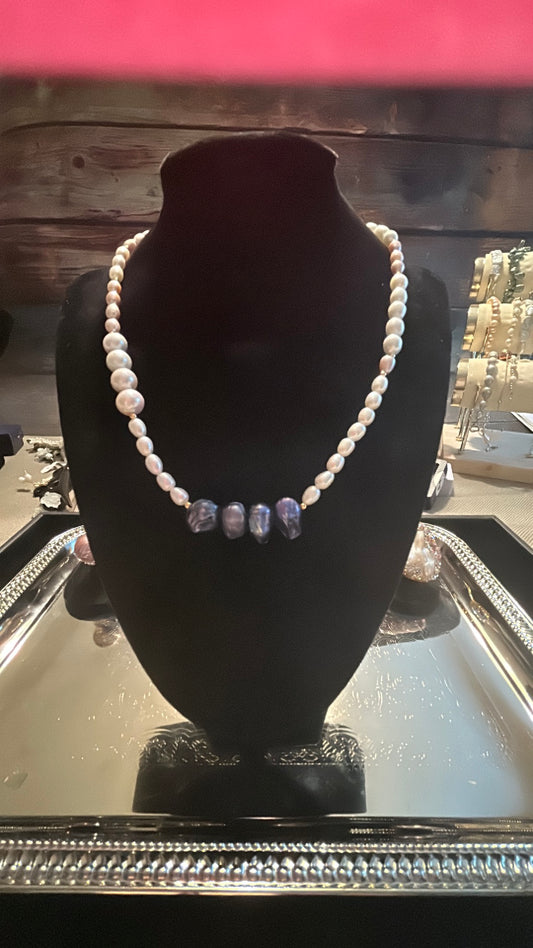 Freshwater pearls surround 4 gorgeous blue baroque pieces necklace